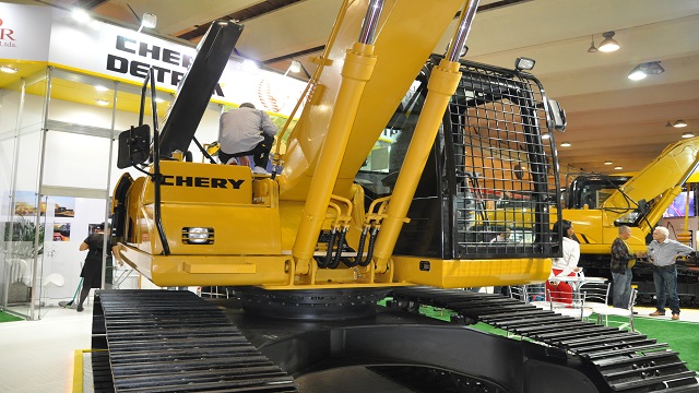 Escavadeira Chery em exposição Feira M&T